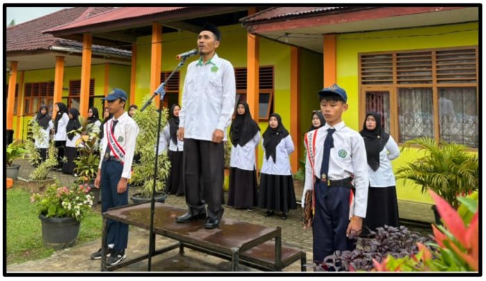 Waka Kurikulum MTsN 1 Tebo Tekankan Efektivitas KBM dalam Amanat Upacara Senin