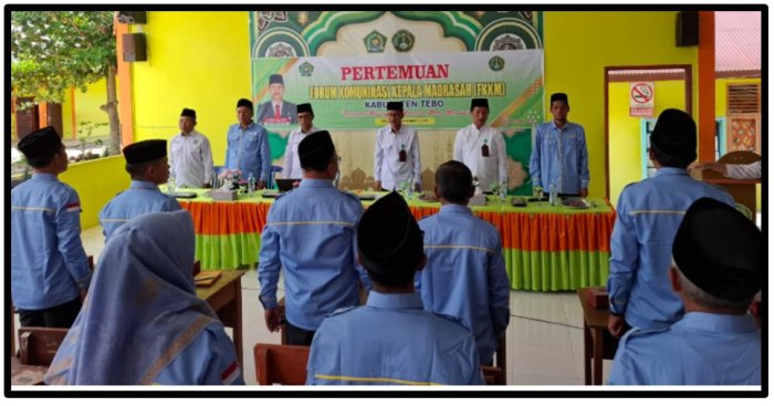 Kepala Kemenag Tebo Beri Pembinaan di MTsN 1 Tebo: Soroti Isu Bullying dan Dampak Konsumsi Instan pada Siswa Kepala Kemenag Tebo Beri Pembinaan di MTsN 1 Tebo: Soroti Isu Bullying dan Dampak Konsumsi Instan pada Siswa
