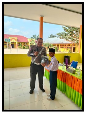 KASAT LANTAS POLRES TEBO BERIKAN PENYULUHAN DI MTs N 1 TEBO KASAT LANTAS POLRES TEBO BERIKAN PENYULUHAN DI MTs N 1 TEBO