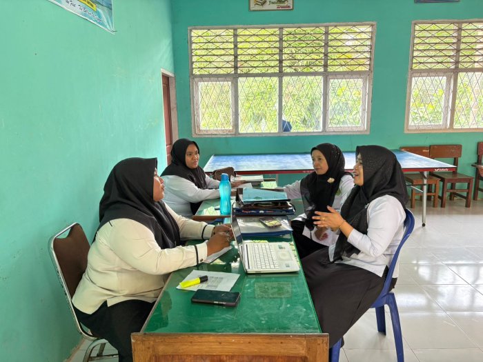 Sinergitas Kaur TU MTsN 1 Tebo dengan Kepala Perpustakaan