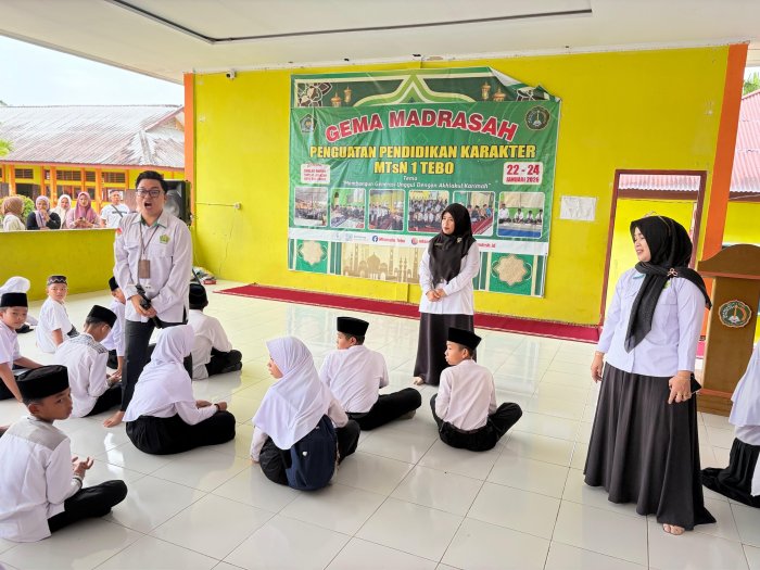 Dijiwai Semangat dan Loyalitas Tinggi, Panitia PMBM MTsN 1 Tebo Saling Bahu-Membahu Sukseskan Ujian Tes Masuk 2026