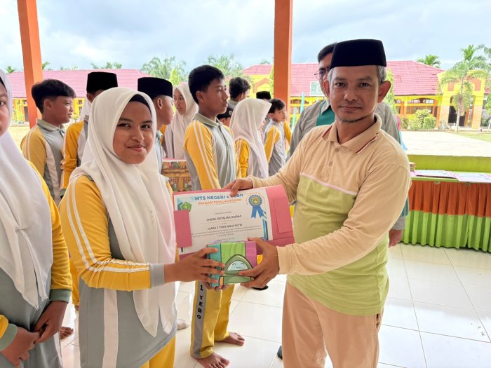 MTsN 1 Tebo Apresiasi Siswa Olimpiade Bahasa Arab