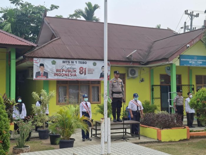 Polres Tebo Edukasi Tertib Lalu Lintas di MTsN 1 Tebo