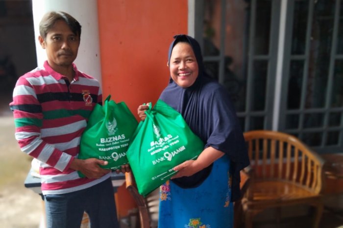 BAZNAS dan MTsN 1 Tebo Salurkan Bantuan Ramadhan