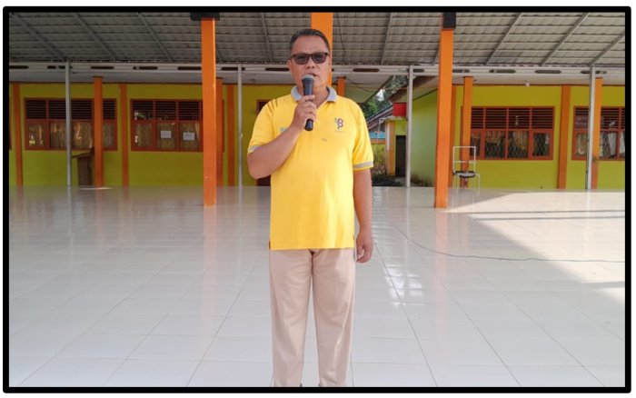 Hebohkan Lapangan, Pembina OSIM MTsN 1 Tebo Jadi Komentator Dadakan di Class Meeting