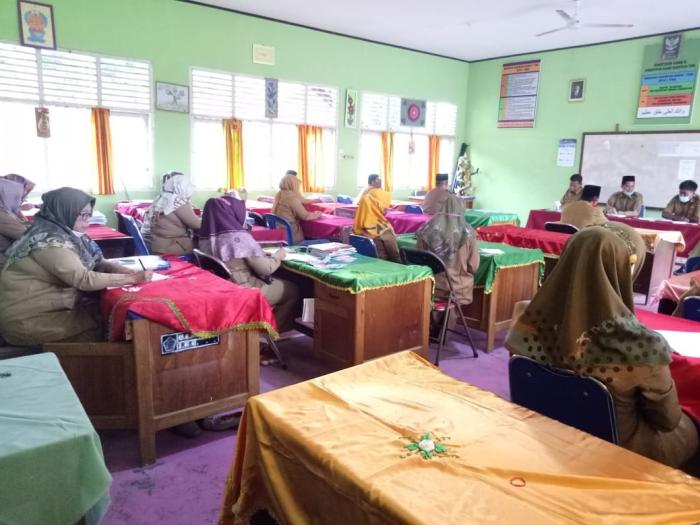 RAPAT AWAL SEMESTER GENAP MTs N 1 TEBO TAHUN PELAJARAN 2020/2021 