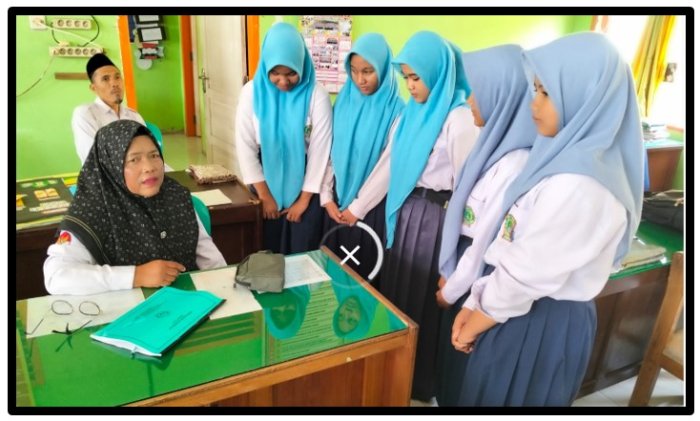 Kedepankan Pendekatan Humanis, Waka Kesiswaan MTsN 1 Tebo Selesaikan Masalah Siswa dengan Dialog
