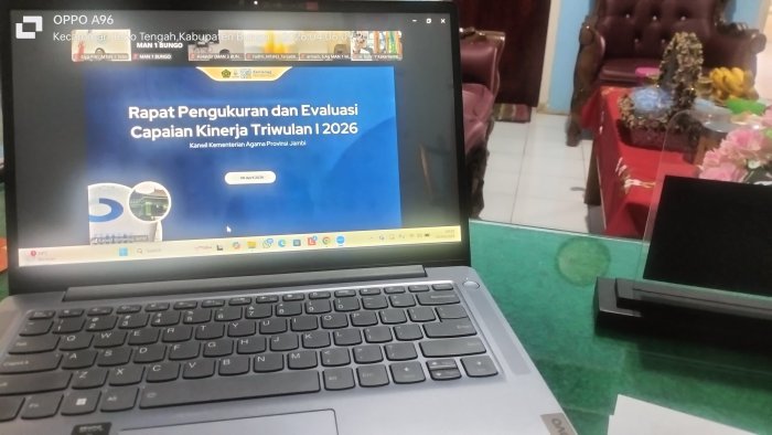Akselerasi Kinerja 2026: Kepala MTsN 1 Tebo mengikuti Evaluasi Capaian Kinerja  Triwulan I via Zoom Meeting