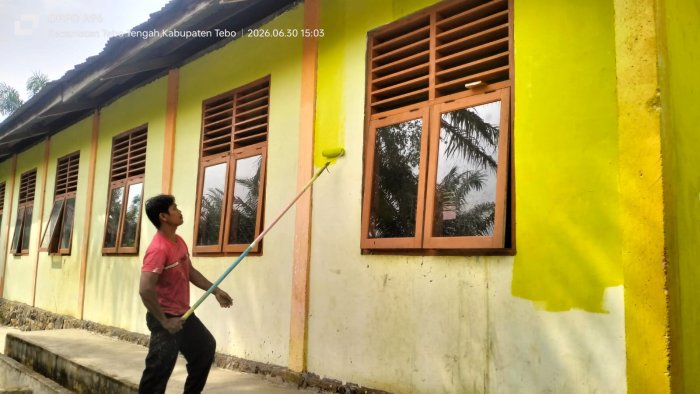 MTsN 1 Tebo Manfaatkan Libur untuk Perbaikan Sarana