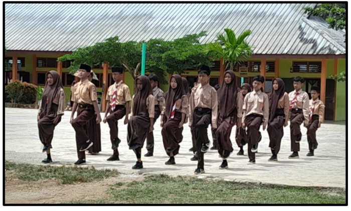 Siswa MTsN 1 Tebo Gelar Latihan Intensif Upacara Bendera Rutin