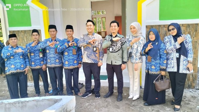 Kepala MTsN 1 Tebo Hadiri Penyerahan Bantuan BRI Peduli