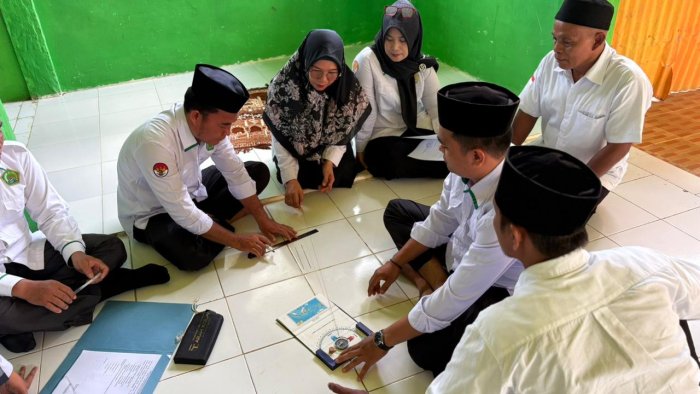 KUA Tebo Lakukan Pengukuran Ulang Arah Kiblat di MTsN 1 Tebo