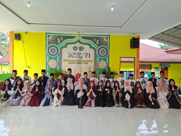 30 QARI DAN QARIAH MTsN 1 TEBO SIAP BERKOMPETISI DI MTQ TINGKAT MADRASAH* 30 QARI DAN QARIAH MTsN 1 TEBO SIAP BERKOMPETISI DI MTQ TINGKAT MADRASAH*