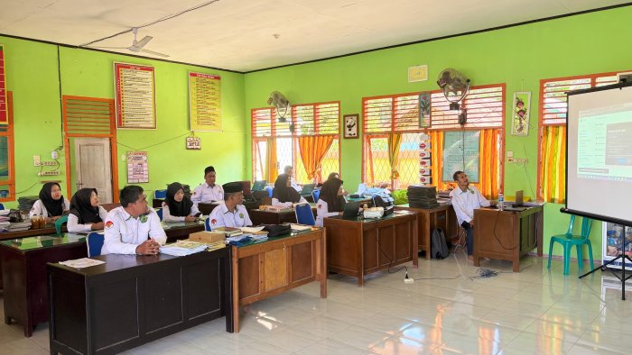 Kepala MTsN 1 Tebo dan Guru Ikuti Sosialisasi Antikorupsi Bersama Kanwil Kemenag Provinsi Jambi 