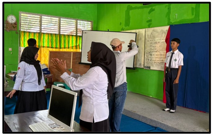 Menyongsong Masa Depan: Siswa Kelas IX MTsN 1 Tebo Gelar Sesi Foto Persiapan Ujian Madrasah