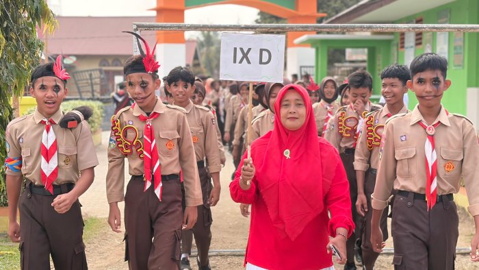 Parade Lomba Yel-Yel Meriah Bersama Wali Kelas Parade Lomba Yel-Yel Meriah Bersama Wali Kelas