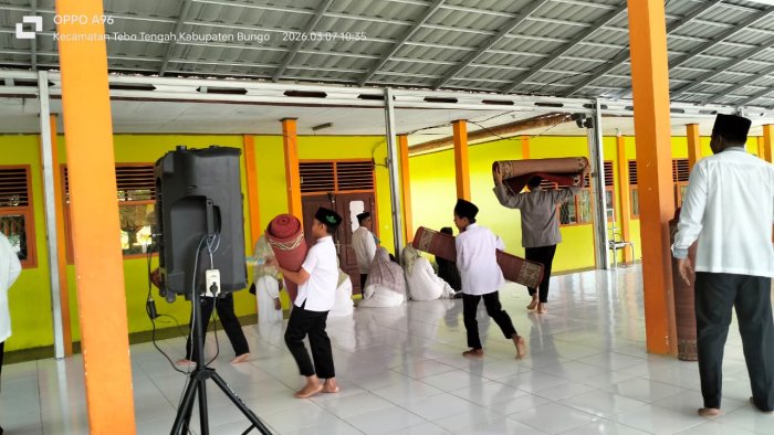 Tim Keagamaan MTsN 1 Tebo Tunjukkan Dedikasi Usai Acara