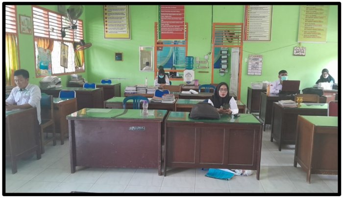 Jaga Mutu Pembelajaran Daring, Majelis Guru MTsN 1 Tebo Aktif Kirim Materi Lewat Grup WA Sesuai Jadwal Mengajar Jaga Mutu Pembelajaran Daring, Majelis Guru MTsN 1 Tebo Aktif Kirim Materi Lewat Grup WA Sesuai Jadwal Mengajar