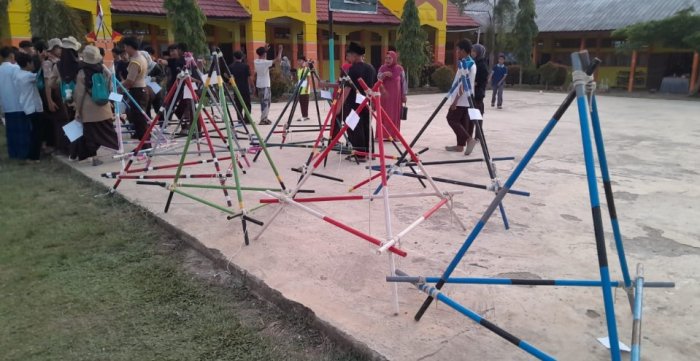 Kreativitas Pramuka Diuji: Lomba Pionering Meriahkan Perkemahan Tapah Malenggang Di MTsN 1 Tebo