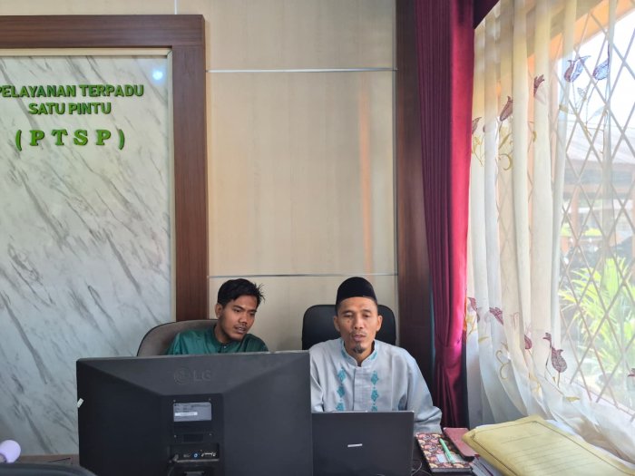 Guru MTsN 1 Tebo Ikuti Sosialisasi Buku Teks Madrasah