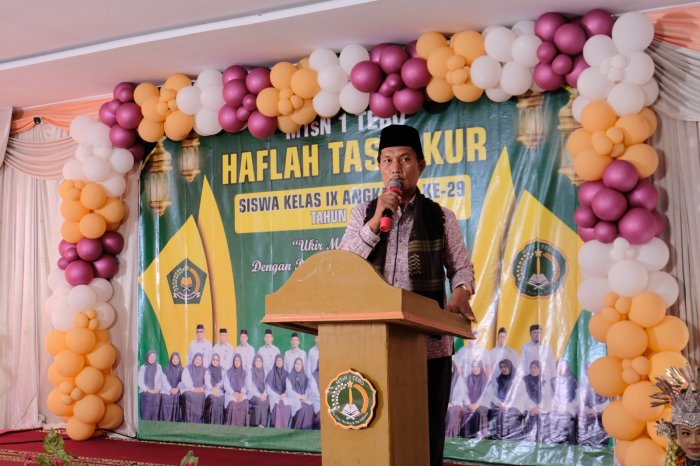 MTsN 1 Tebo Gelar Haflah Tasyakuran Siswa Kelas IX