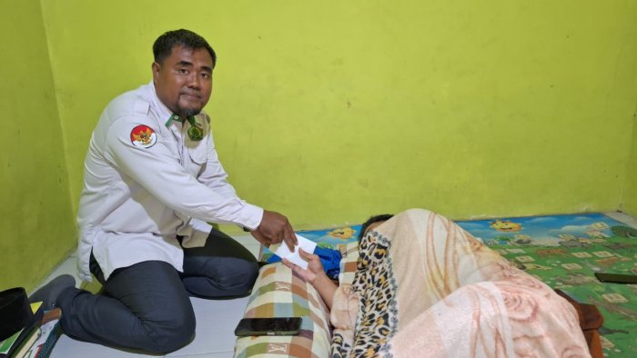 MTsN 1 Tebo Salurkan Bantuan Sosial untuk Guru