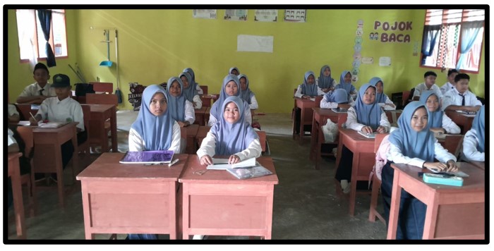 Siswa Kelas VII. B MTsN 1 Tebo Tunjukkan Keaktifan Tinggi dalam Belajar IPS, Bahas Pentingnya Komunikasi Siswa Kelas VII. B MTsN 1 Tebo Tunjukkan Keaktifan Tinggi dalam Belajar IPS, Bahas Pentingnya Komunikasi