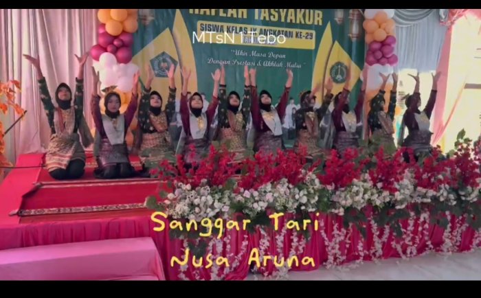 Daya Tarik Tari Saman Memukau Penonton Pada Haflah Tasyakur MTsN 1 Tebo