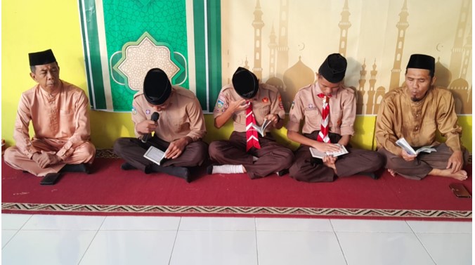 Pererat Silaturahmi, Keluarga Besar MTsN 1 Tebo Gelar Halal Bihalal di Lapangan Hijau Pererat Silaturahmi, Keluarga Besar MTsN 1 Tebo Gelar Halal Bihalal di Lapangan Hijau