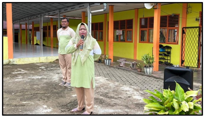 Usai Senam Sehat, Waka Kesiswaan MTsN 1 Tebo Tekankan Pentingnya Kedisiplinan dan Kebersihan