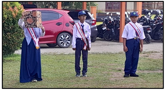 Petugas Pembacaan Teks dan Doa MTsN 1 Tebo Berhasil Laksanakan Tugas dengan Sempurna