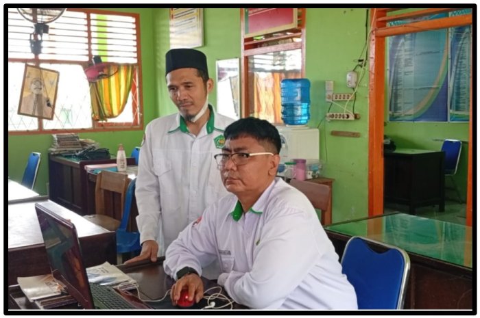 Pastikan Efektivitas Belajar Virtual, Waka Kurikulum MTsN 1 Tebo Cek Pelaksanaan Daring Majelis Guru di Ruang Guru Pastikan Efektivitas Belajar Virtual, Waka Kurikulum MTsN 1 Tebo Cek Pelaksanaan Daring Majelis Guru di Ruang Guru