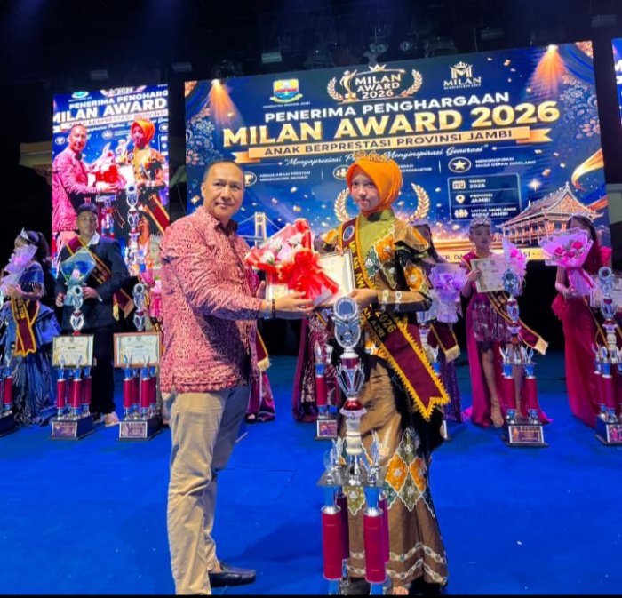 SISWA KELAS VII A MTsN 1 TEBO RAIH MILAN AWARD 2026 ANAK BERPRESTASI TINGKAT PROVINSI JAMBI* SISWA KELAS VII A MTsN 1 TEBO RAIH MILAN AWARD 2026 ANAK BERPRESTASI TINGKAT PROVINSI JAMBI*