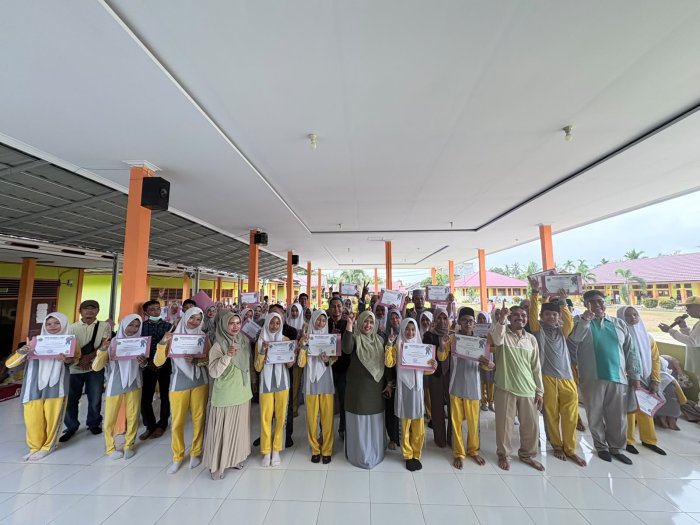MTsN 1 Tebo Ajak Ayah Ambil Rapor Siswa di Madrasah