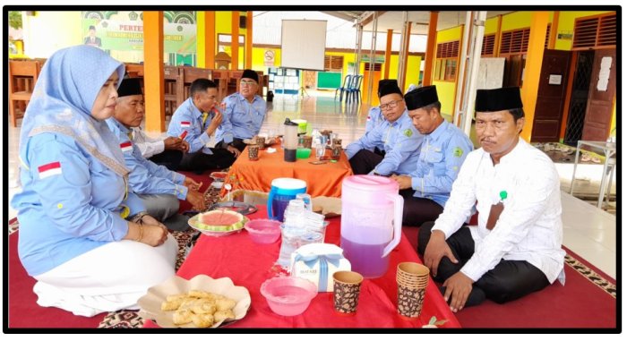 Hangat! Para Kepala Madrasah se-Tebo Tiba di MTsN 1 Tebo, Disambut Ramah oleh Panitia Hangat! Para Kepala Madrasah se-Tebo Tiba di MTsN 1 Tebo, Disambut Ramah oleh Panitia