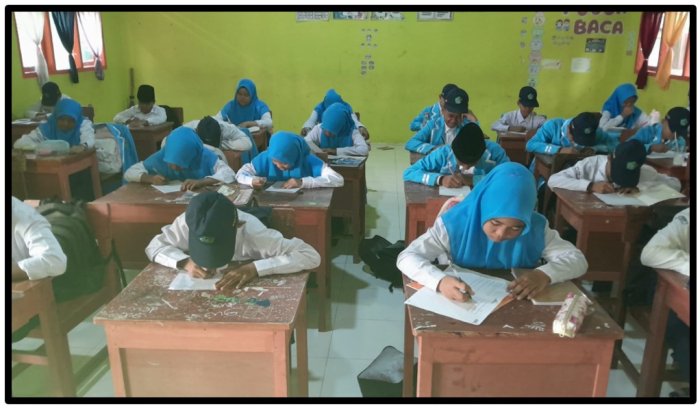 Siswa MTsN 1 Tebo Laksanakan Ulangan Harian IPS Siswa MTsN 1 Tebo Laksanakan Ulangan Harian IPS