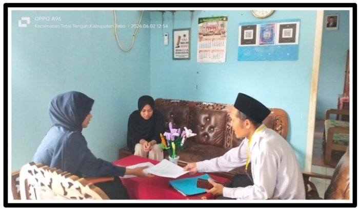 Kembali ke Almamater, Elin Afi Najwa Alumni MTsN 1 Tebo Jalani Praktik Pengalaman Lapangan (PPL)