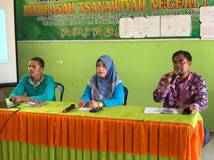 MTsN 1 Tebo Adakan Dialog Evaluasi Kinerja Guru dan Staf