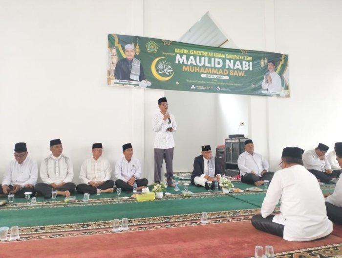 Kepala MTsN 1 Tebo Ikuti Peringatan Maulid di Kemenag Kepala MTsN 1 Tebo Ikuti Peringatan Maulid di Kemenag