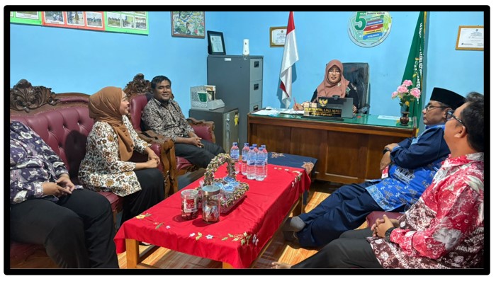 Perkuat Sinergi dan Publikasi, Tim Humas MTsN 1 Tebo Gelar Rapat Koordinasi Bersama Kepala Madrasah