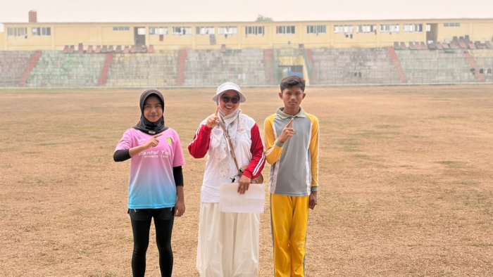 Marsya dan Nabil  Siswa MTsN 1 Tebo Juara Sprint 100 Meter Pada Ajang Kompas