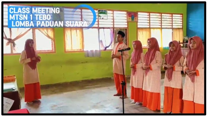 Lomba Paduan Suara Juri Guru Seni Budaya Meriahkan Penutupan Class Meeting MTsN 1 Tebo