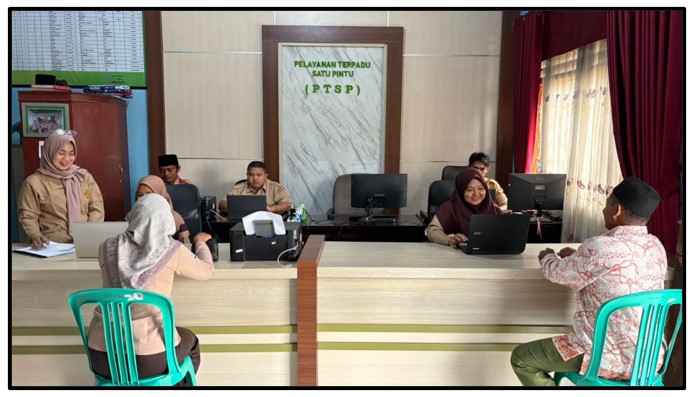 Layanan Prima! PTSP MTsN 1 Tebo Berjalan Lancar Berkat Kesigapan Staf di Bawah Bimbingan Kaur TU