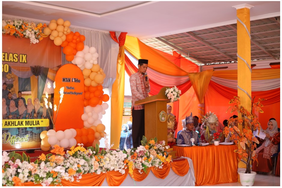 PELEPASAN DAN PERPISAHAN SISWA KELAS IX MTS N 1 TEBO; INI PESAN KEPALA MADRASAH