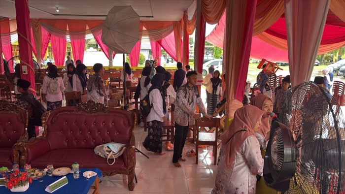 Semangat Gotong Royong Menjiwai Warga MTsN 1  Tebo