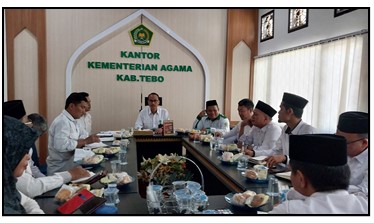 KEPALA MTs N 1 TEBO IKUTI RAKOR DIKANTOR KEMENTERIAN AGAMA KABUPATEN TEBO