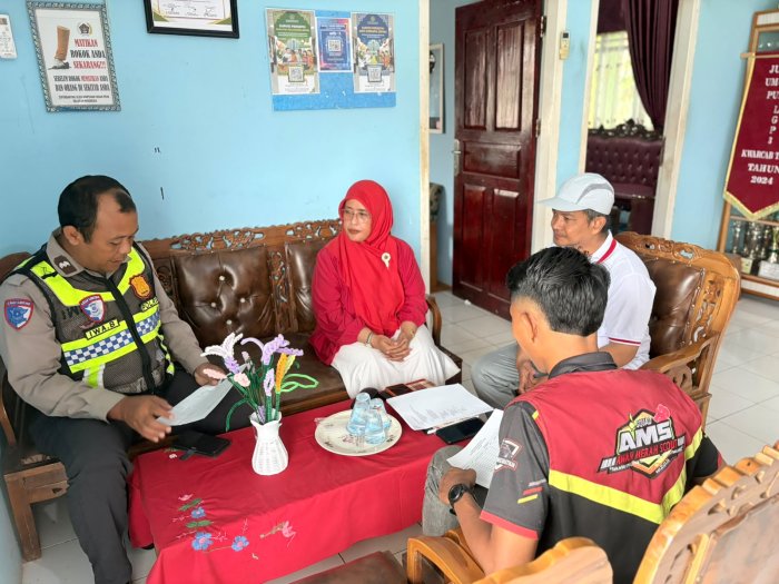 JURI DARI POLRES DAN KWARCAB HADIR, LOMBA YEL-YEL MTsN 1 TEBO BERLANGSUNG MERIAH* JURI DARI POLRES DAN KWARCAB HADIR, LOMBA YEL-YEL MTsN 1 TEBO BERLANGSUNG MERIAH*