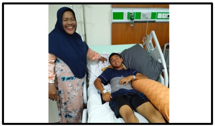 Wujud Kepedulian Madrasah, Waka Kesiswaan Dra. Hj. Rahayu Winastuti Jenguk Siswa Korban Kecelakaan