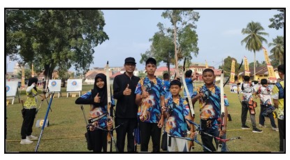 SISWA SISWI MTs N 1 TEBO IKUT ANDIL LOMBA PANAHAN