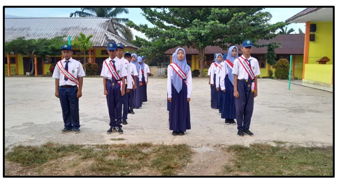 Paskibra MTsN 1 Tebo Tampil Memukau, Pengibaran Bendera Berjalan Khidmat Paskibra MTsN 1 Tebo Tampil Memukau, Pengibaran Bendera Berjalan Khidmat